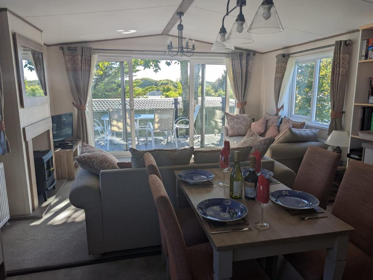 Stunning Luxury Caravan On Edge Of New Forest On Shorefield Country Park Entertainment And Leisure Passes Included Milford on Sea Buitenkant foto